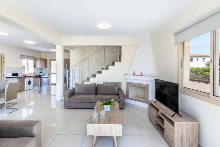 Three Bedroom Luxury Villas – Mesogi