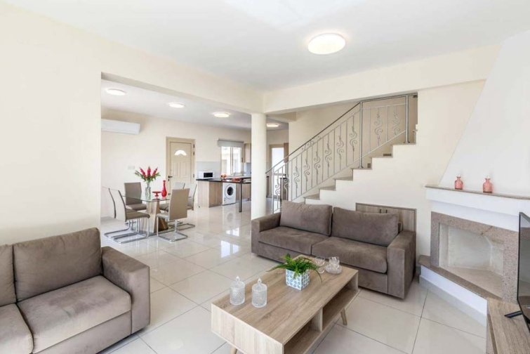 Three Bedroom Luxury Villas – Mesogi