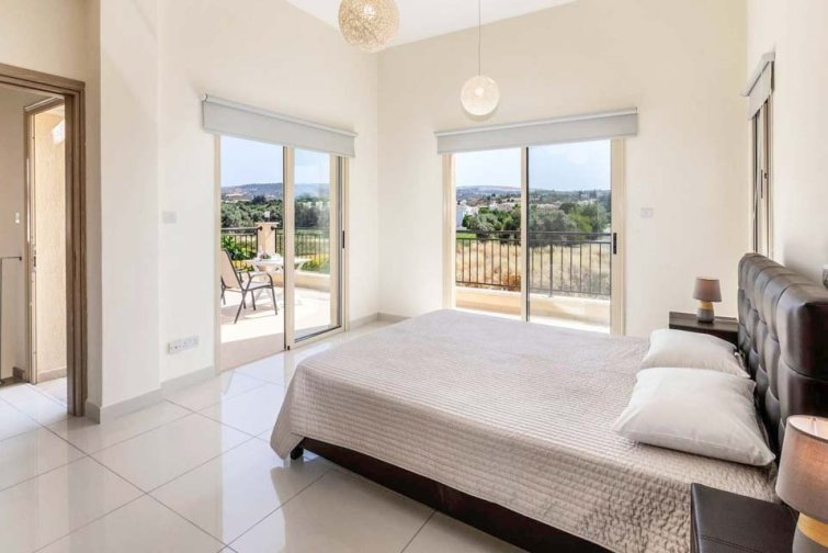 Three Bedroom Luxury Villas – Mesogi