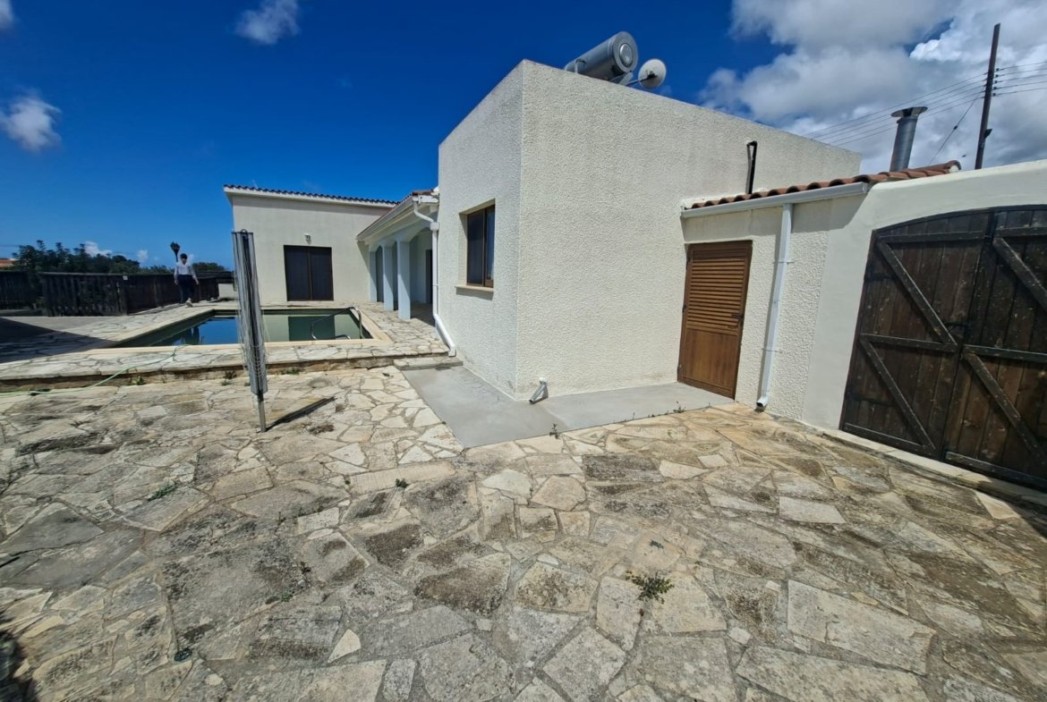 Detached Two Bedroom Bungalow in Konia