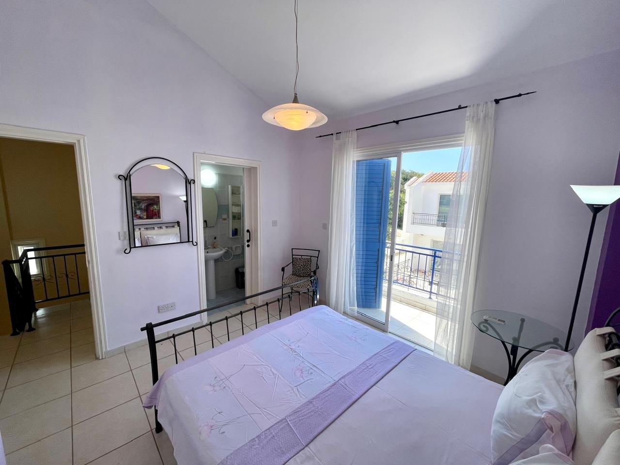 Three Bedroom Two Bathroom House 100 Meters From The Sea in Polis-Latchi