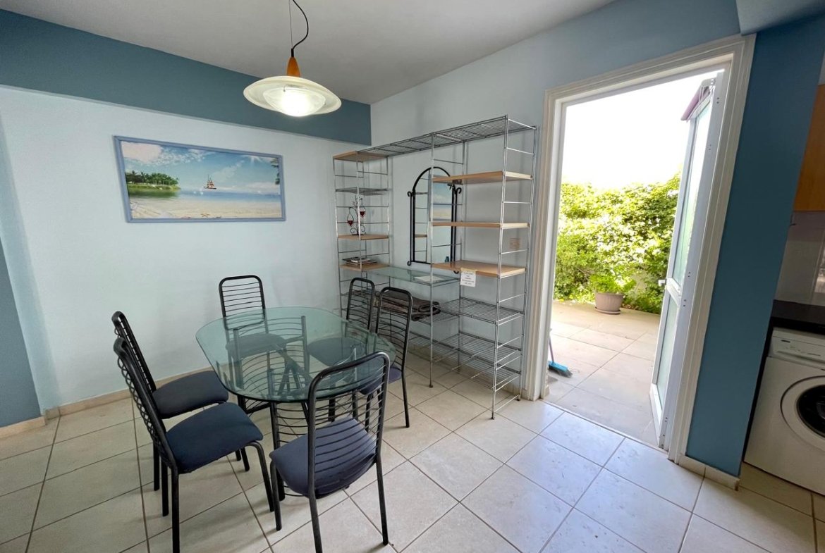 Three Bedroom Two Bathroom House 100 Meters From The Sea in Polis-Latchi