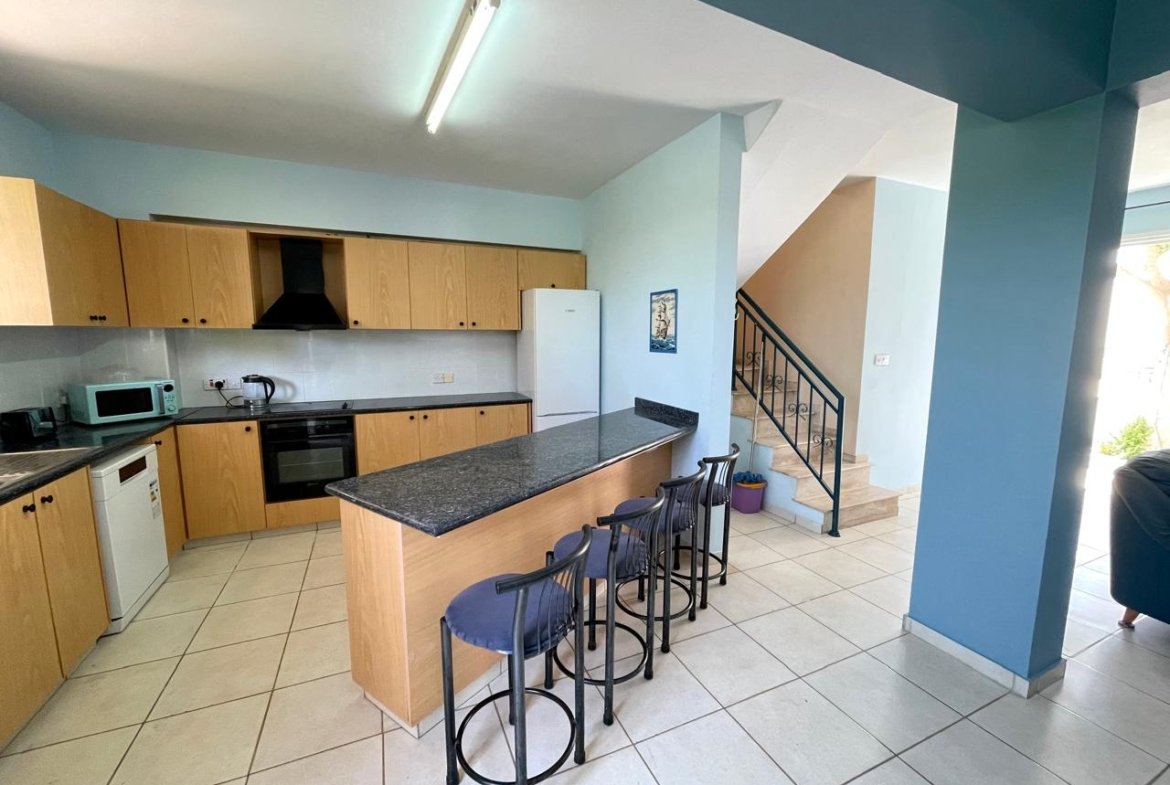 Three Bedroom Two Bathroom House 100 Meters From The Sea in Polis-Latchi