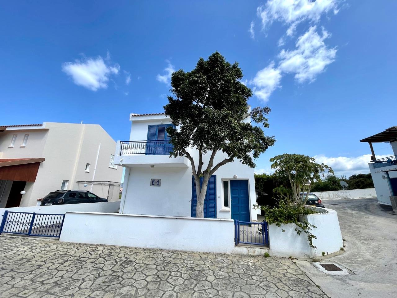 Three Bedroom Two Bathroom House 100 Meters From The Sea in Polis-Latchi
