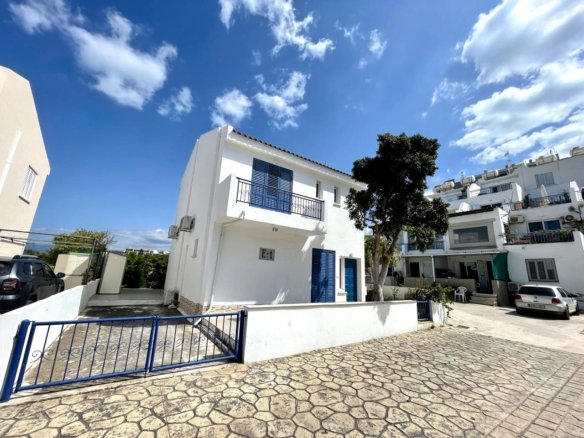Three Bedroom Two Bathroom House 100 Meters From The Sea in Polis-Latchi
