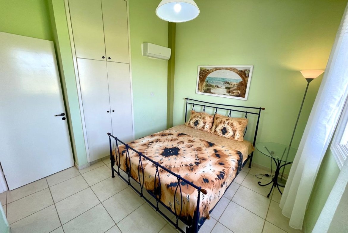 Three Bedroom Two Bathroom House 100 Meters From The Sea in Polis-Latchi