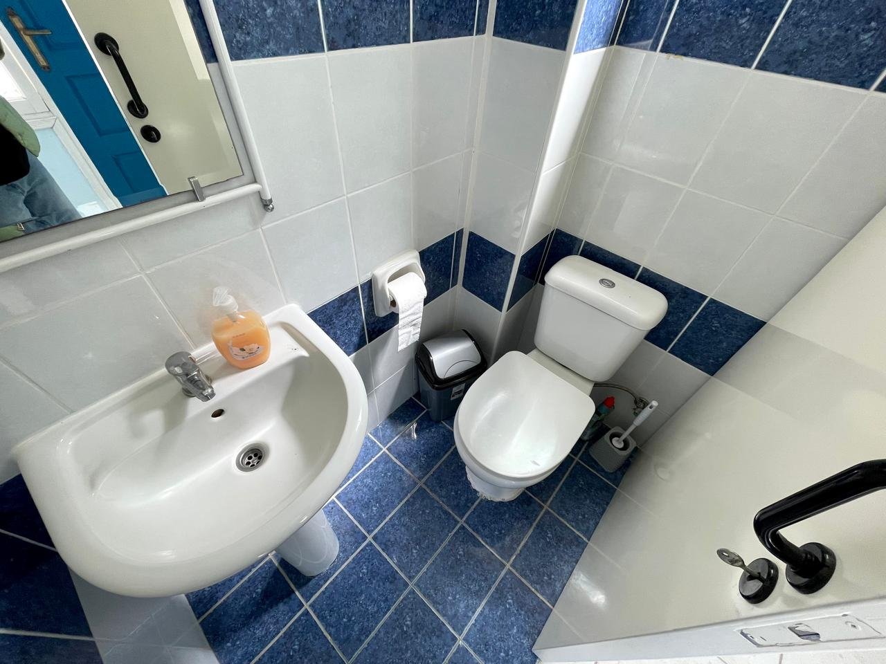 Three Bedroom Two Bathroom House 100 Meters From The Sea in Polis-Latchi