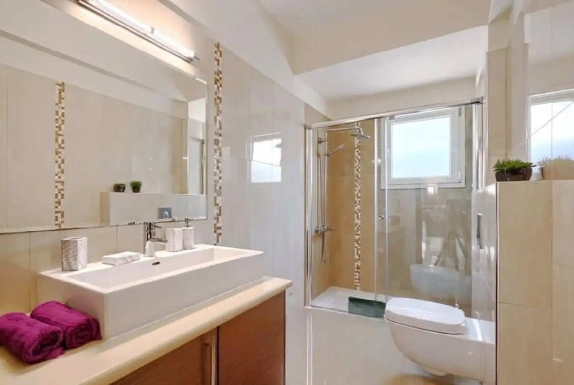 Luxury Six Bedroom Villa – Universal