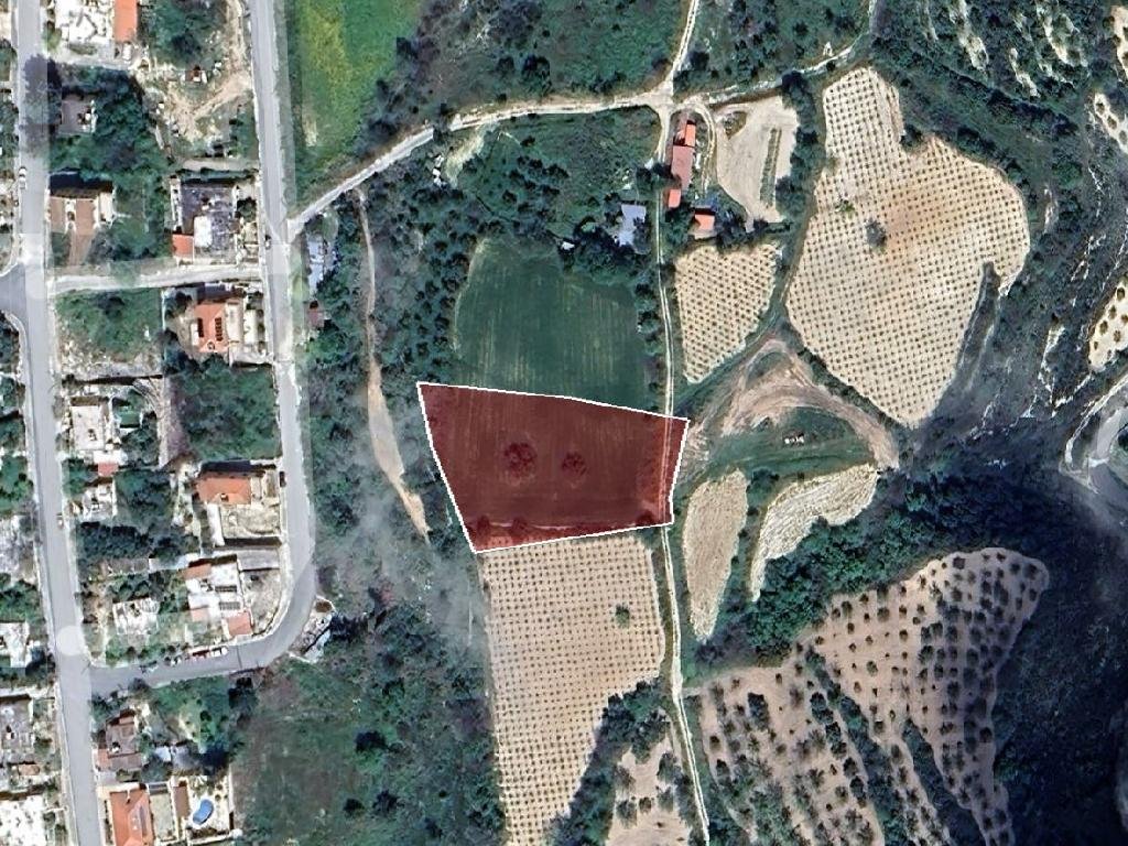 Residential Field in Theletra