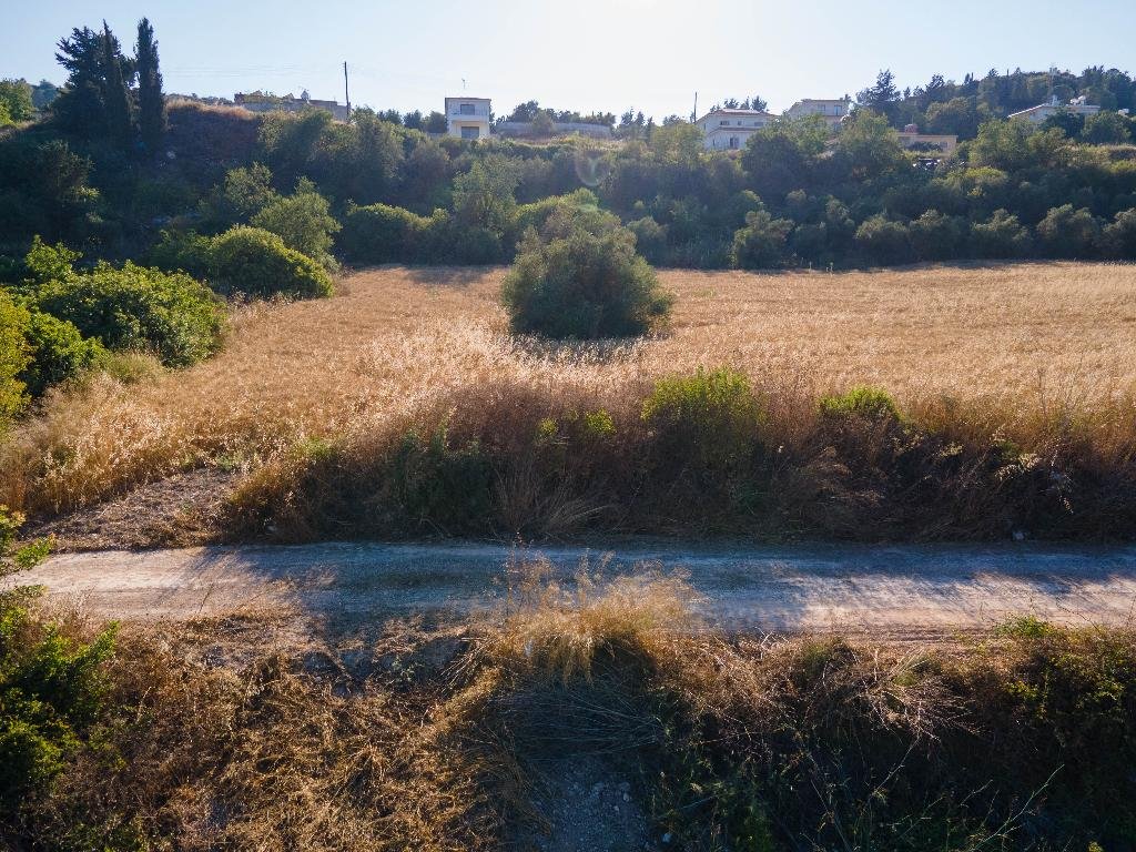 Residential Field in Theletra