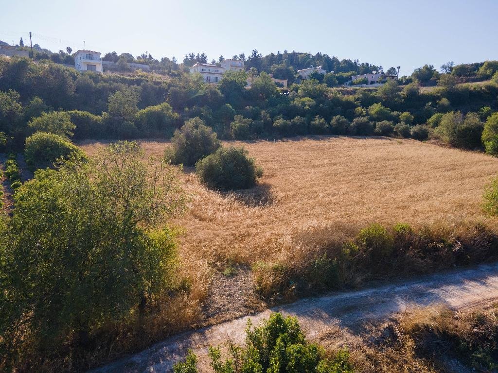 Residential Field in Theletra