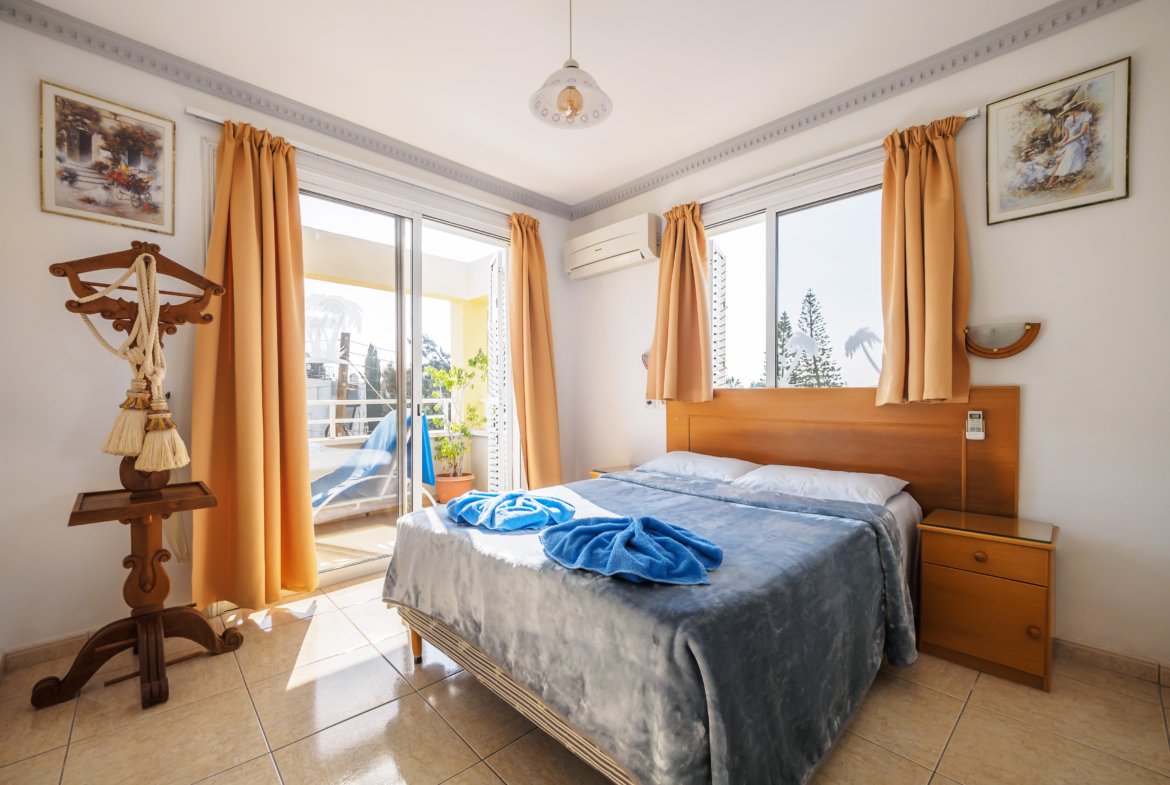 Exceptional Mixed‑Use Building in Paphos – Kato Paphos