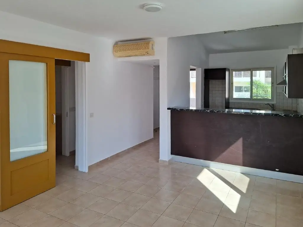 Two‑Bedroom Apartment in Chloraka