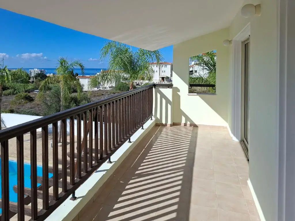 Two‑Bedroom Apartment in Chloraka