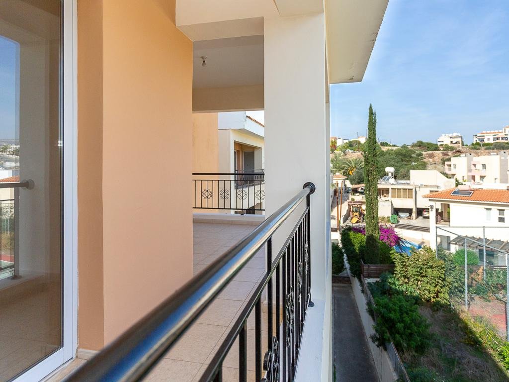 Two‑Bedroom Apartment in Chloraka