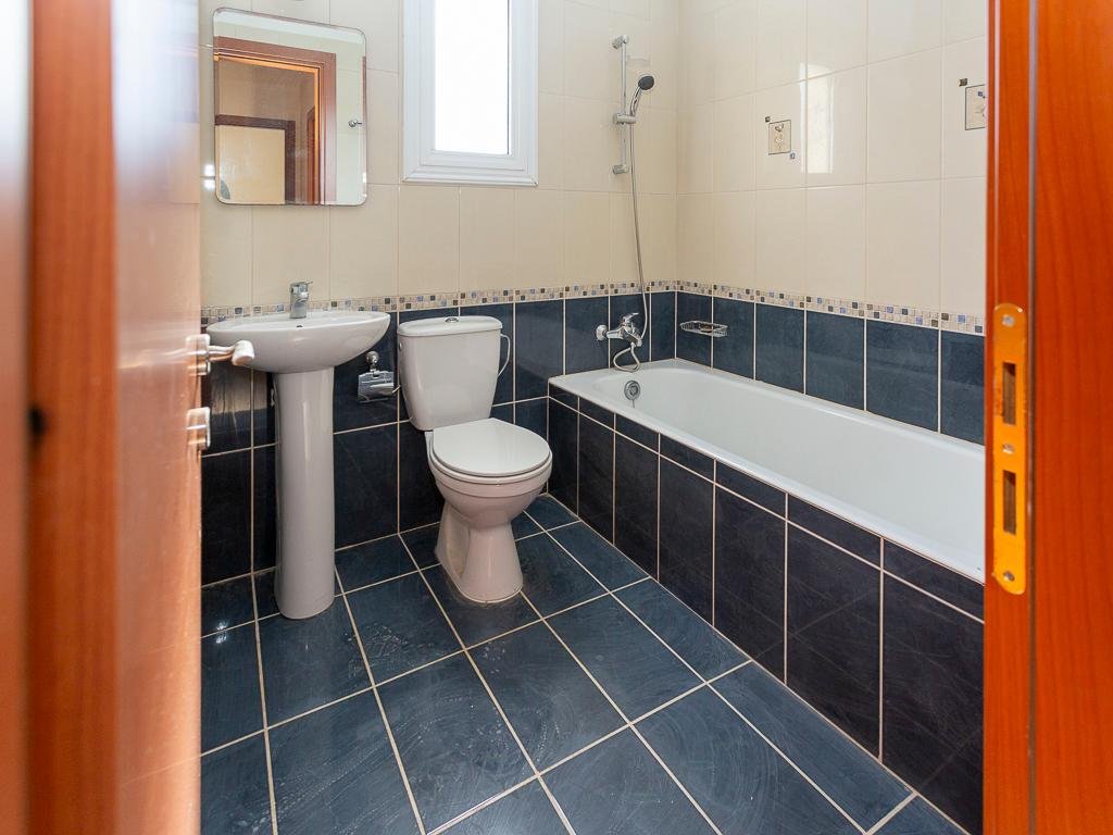Two‑Bedroom Apartment in Chloraka