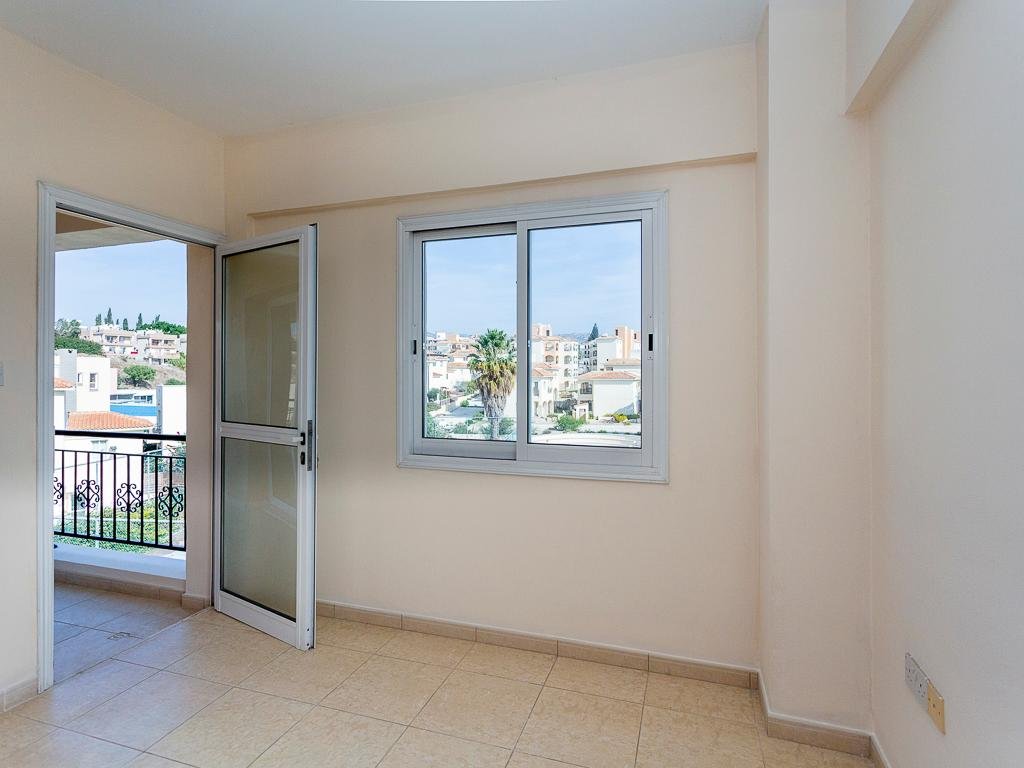 Two‑Bedroom Apartment in Chloraka