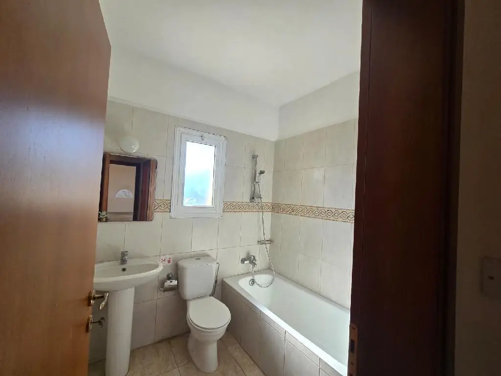 Two‑Bedroom Apartment in Chloraka