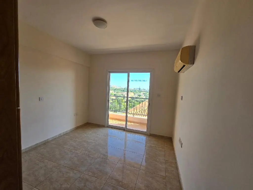 Two‑Bedroom Apartment in Chloraka