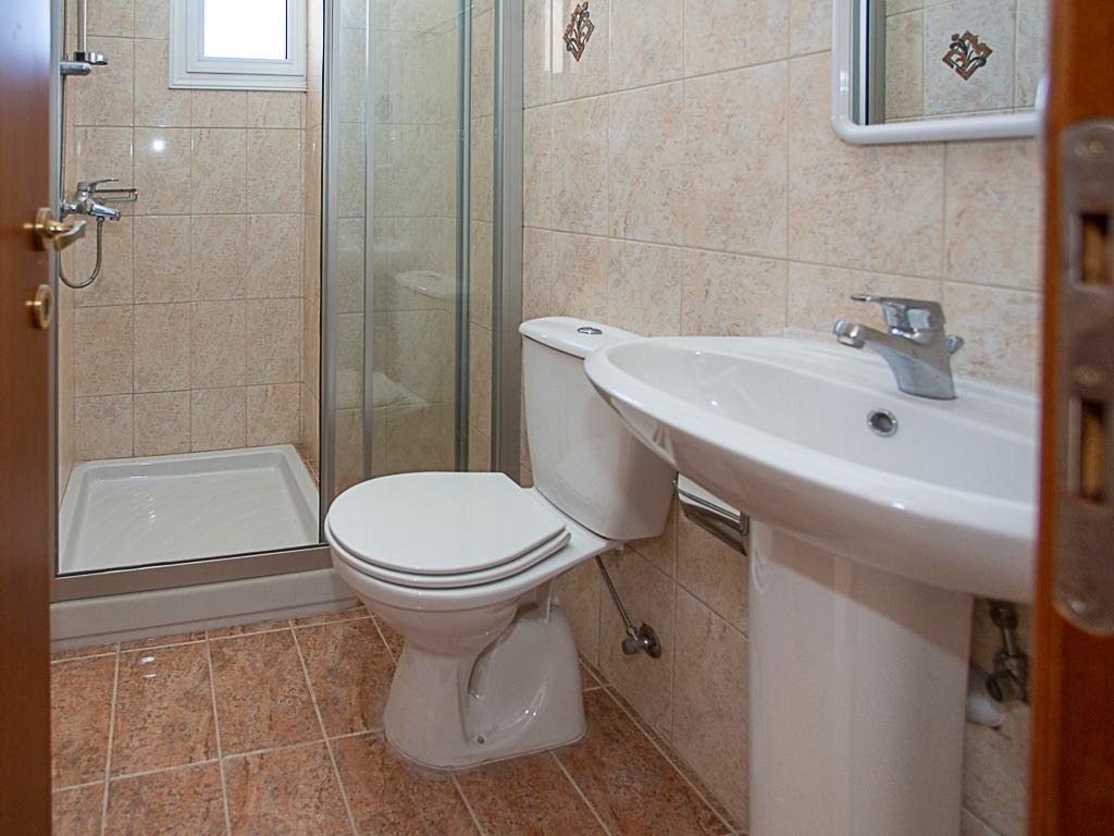 Two‑Bedroom Apartment in Chloraka