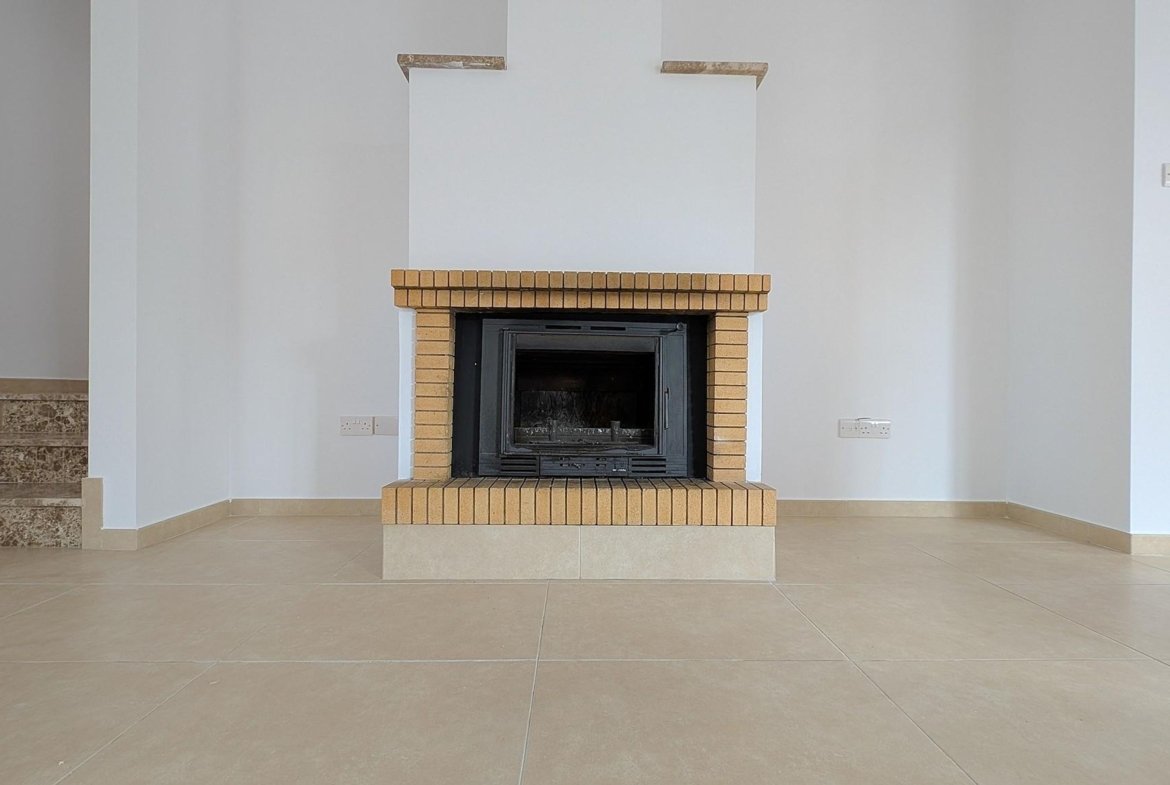 Three‑Bedroom Villa in Tsada