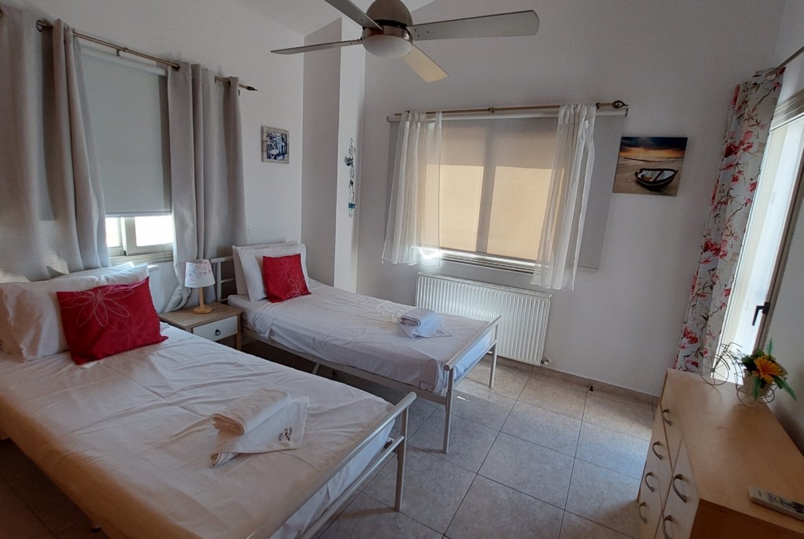 Elegant Three-Bedroom Villa in Pegeia