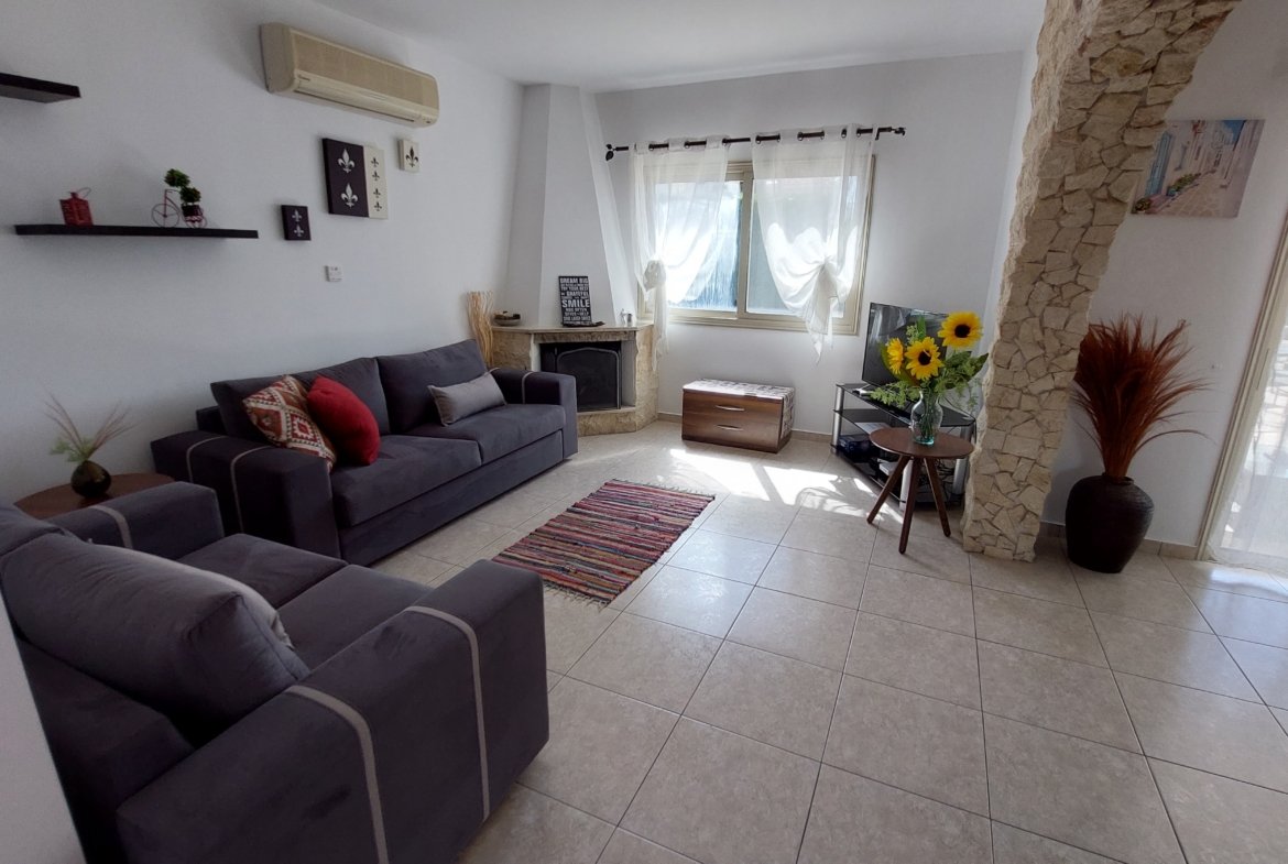 Elegant Three-Bedroom Villa in Pegeia