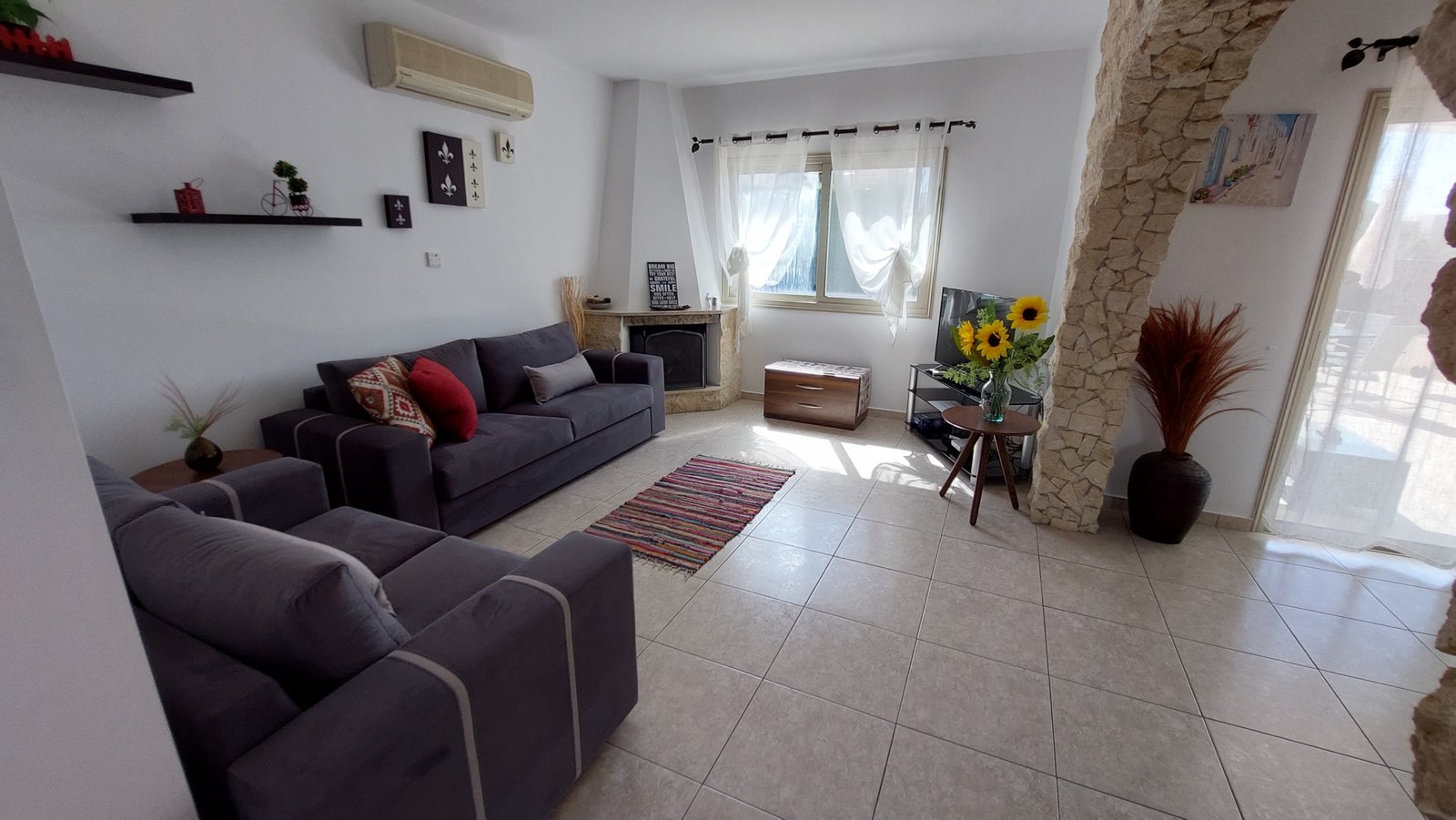 Elegant Three-Bedroom Villa in Pegeia