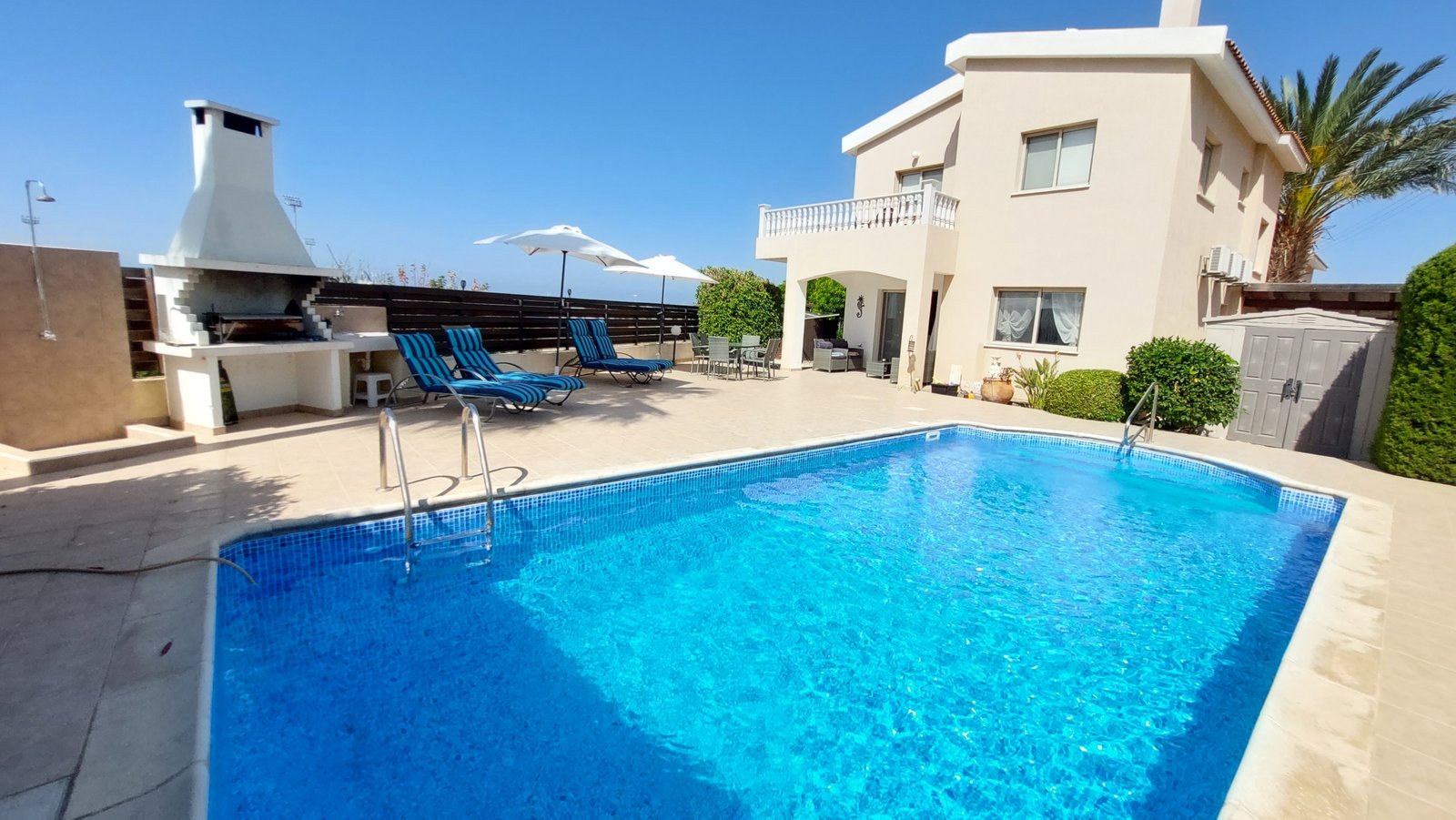 Elegant Three-Bedroom Villa in Pegeia