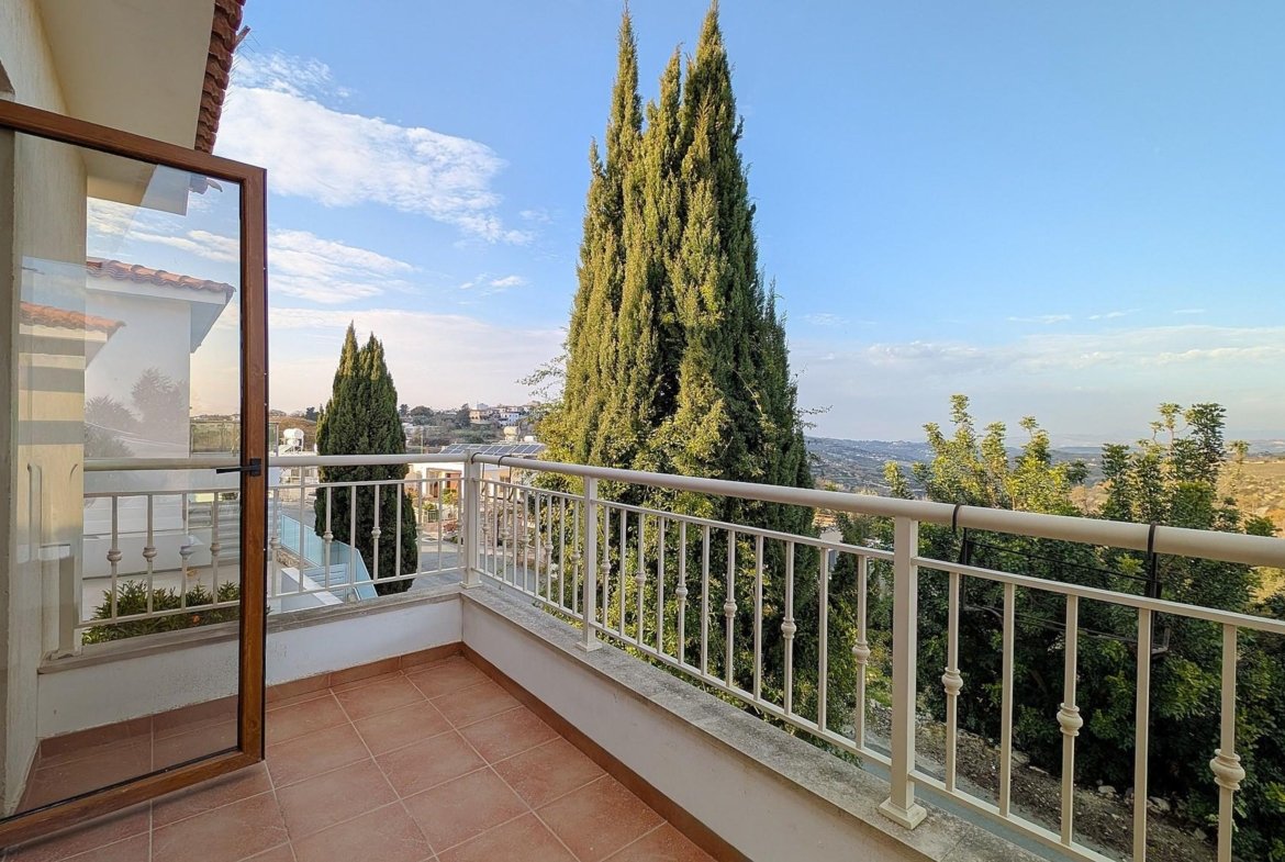Three‑Bedroom Villa in Tsada