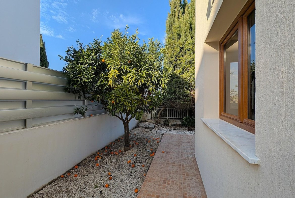 Three‑Bedroom Villa in Tsada