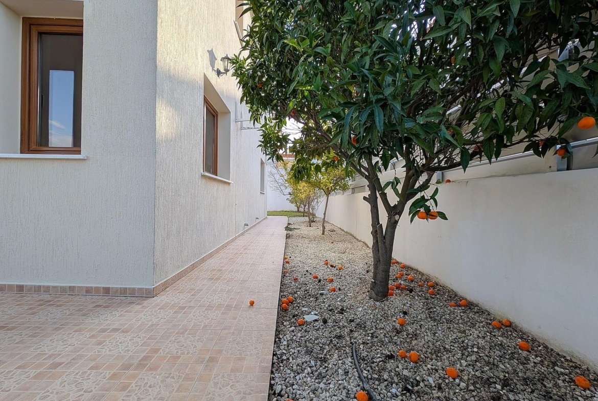 Three‑Bedroom Villa in Tsada