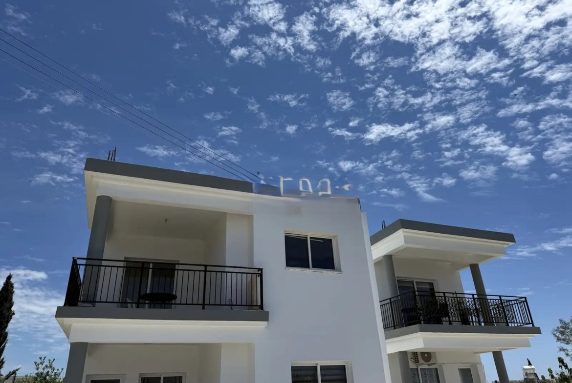 Newly Renovated Two Bedroom Apartment – Mesogi