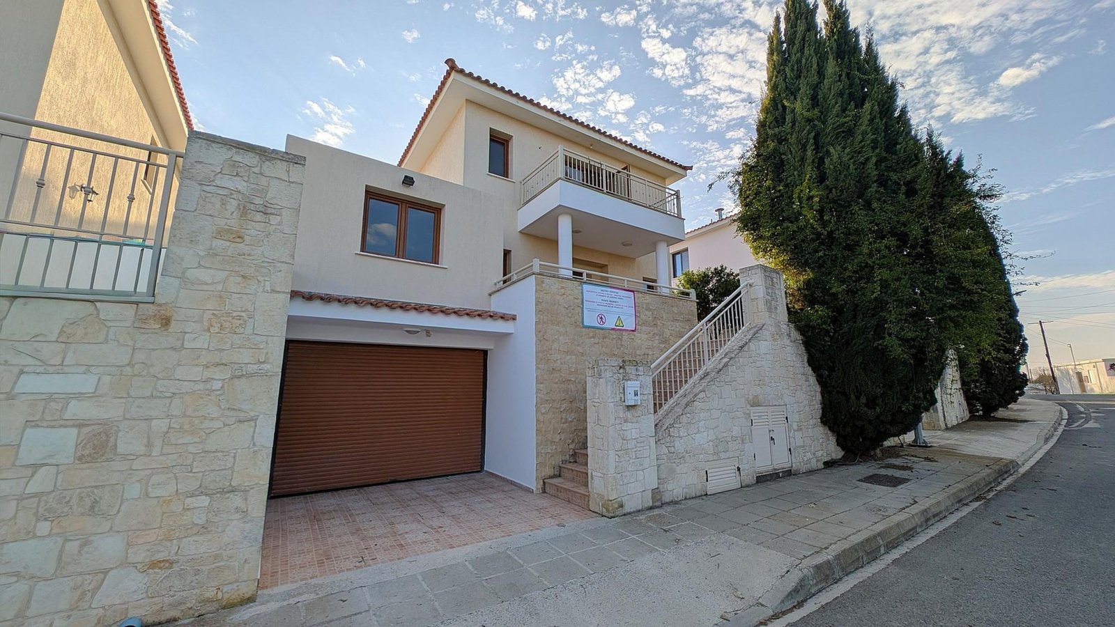Three‑Bedroom Villa in Tsada