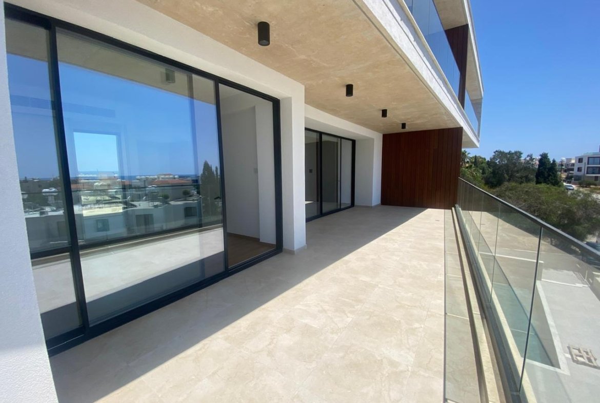 Sea-View Two Bedroom Two Bathroom Brand New Apartment on Tomb of The Kings area of Paphos