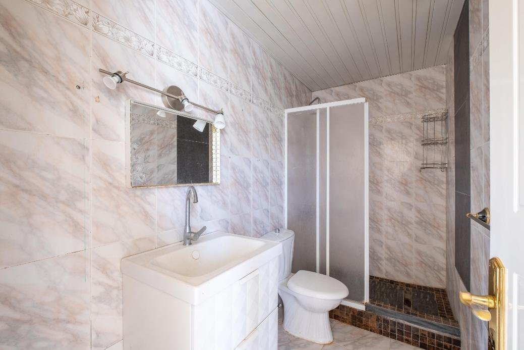 Luxury Six‑Bedroom Residence with Pool in Pegeia