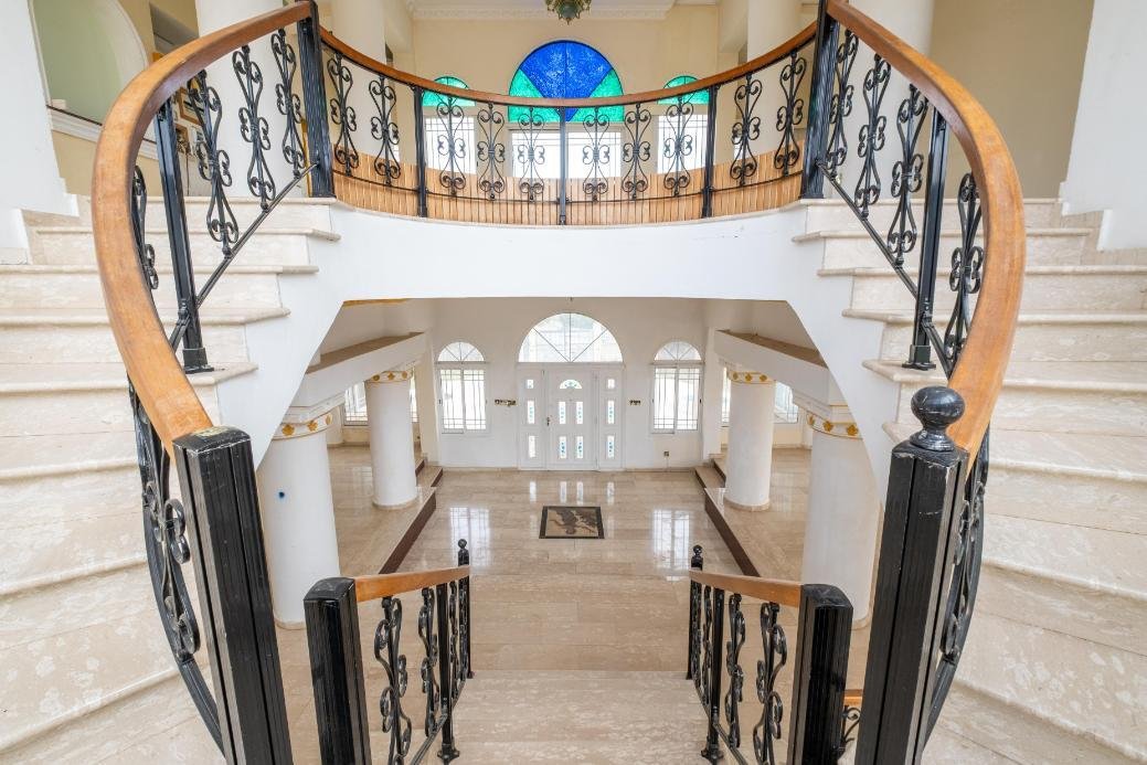 Luxury Six‑Bedroom Residence with Pool in Pegeia