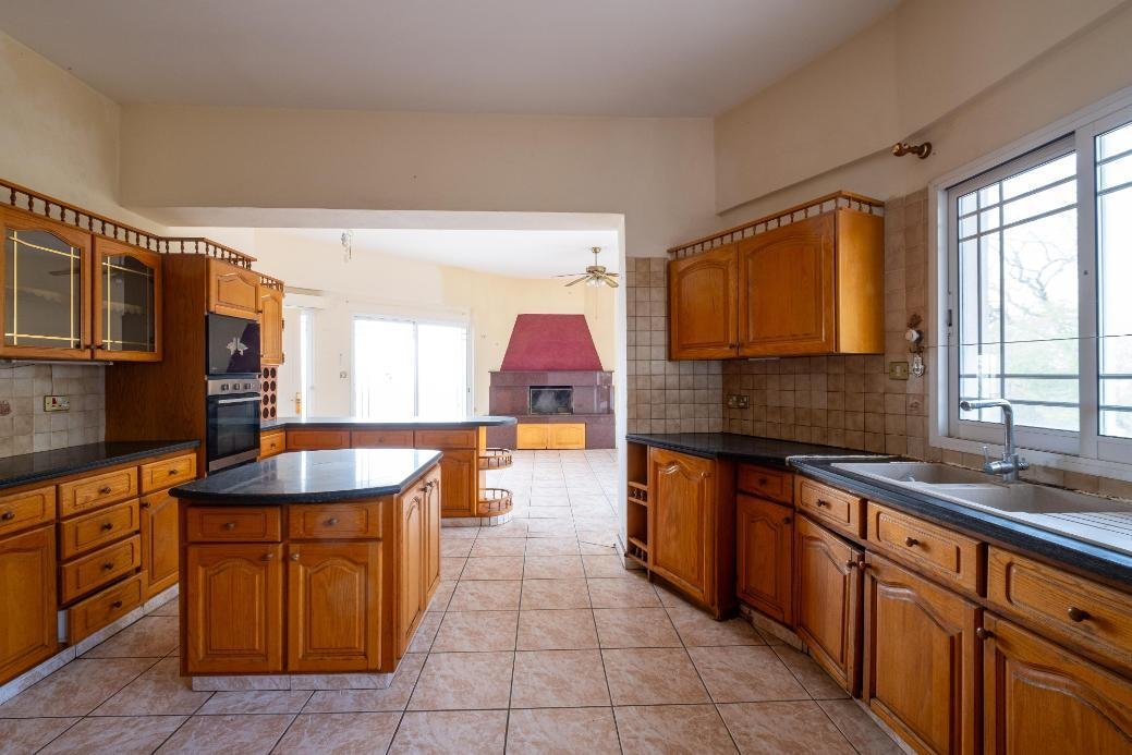 Luxury Six‑Bedroom Residence with Pool in Pegeia