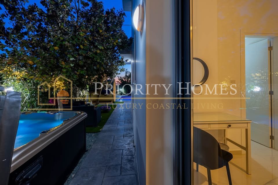 Luxury Villa For Rent in St. Georges