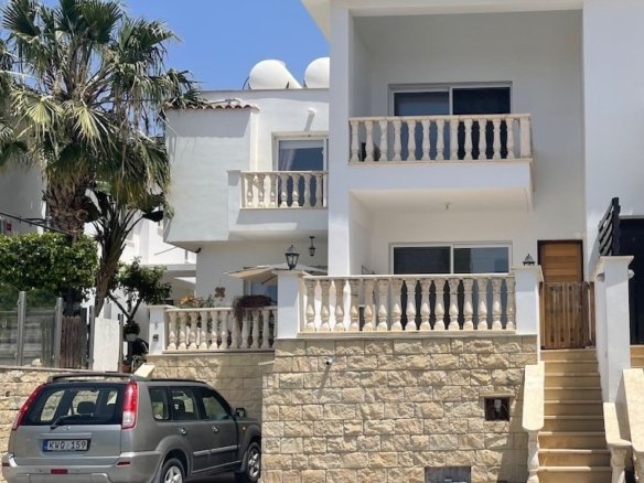 Two Bedroom Townhouse for Rent – Upper Pegeia