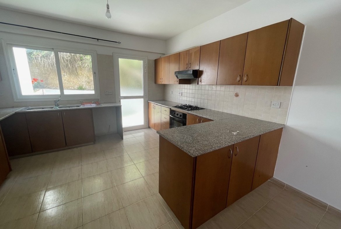 Two Bedroom Townhouse for Rent – Upper Pegeia
