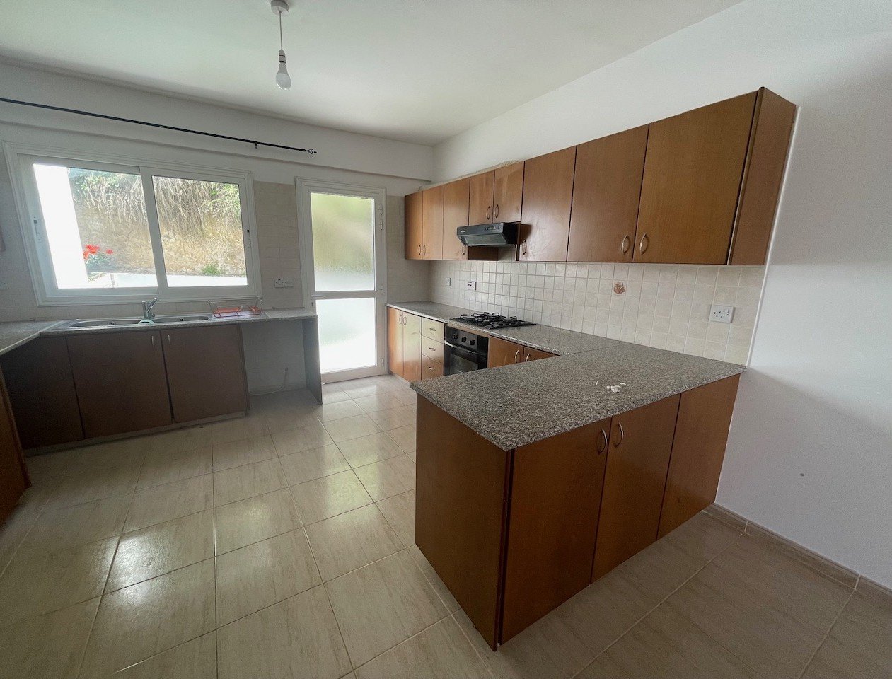 Two Bedroom Townhouse for Rent – Upper Pegeia
