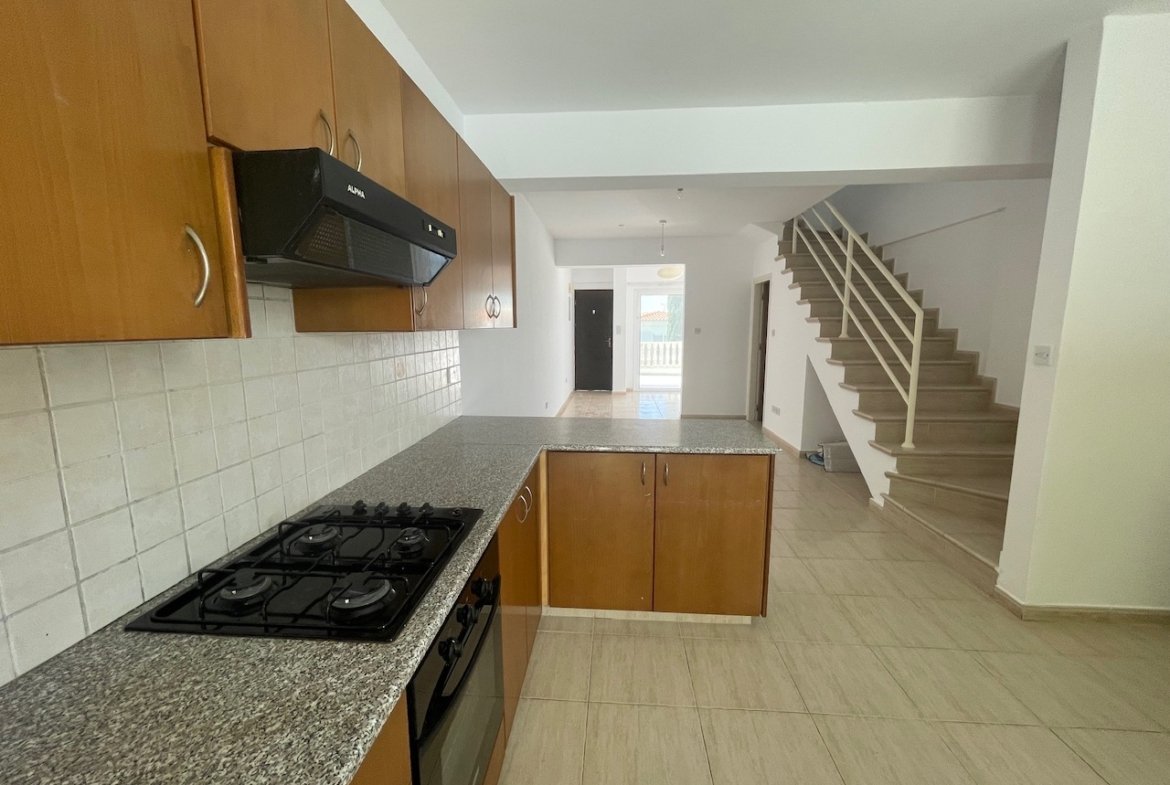 Two Bedroom Townhouse for Rent – Upper Pegeia
