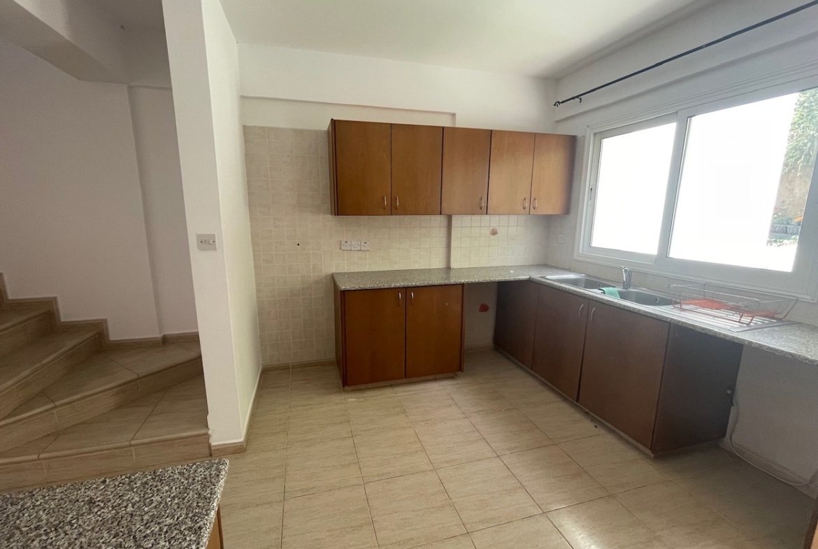 Two Bedroom Townhouse for Rent – Upper Pegeia