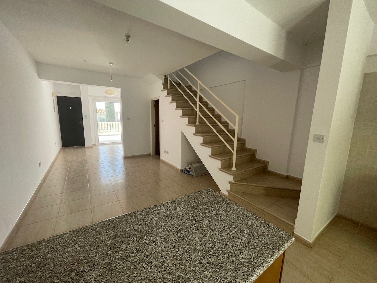 Two Bedroom Townhouse for Rent – Upper Pegeia