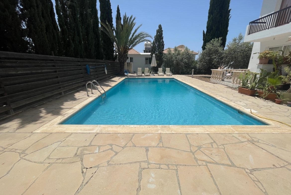 Two Bedroom Townhouse for Rent – Upper Pegeia