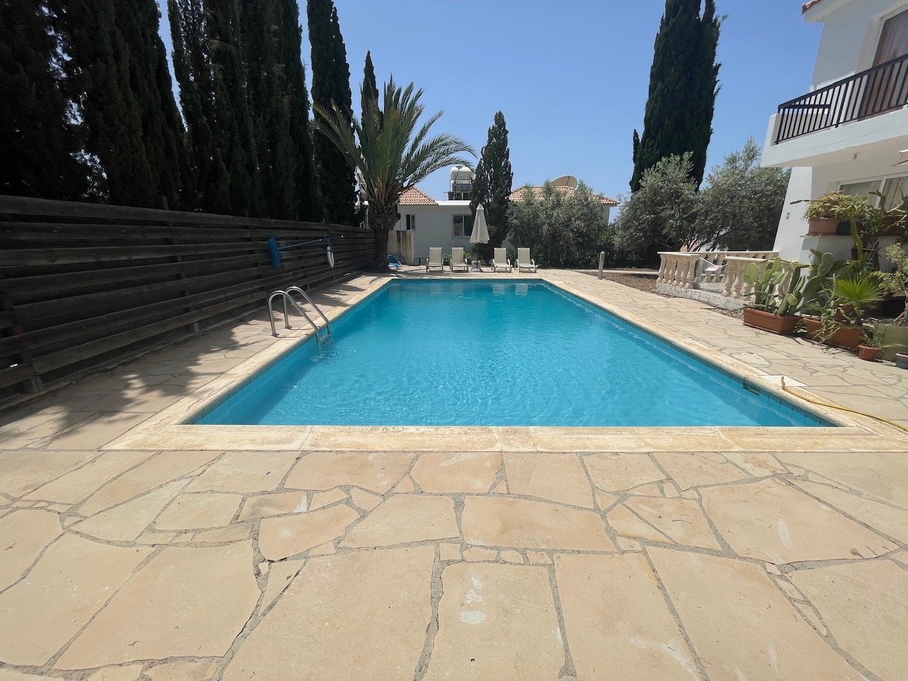 Two Bedroom Townhouse for Rent – Upper Pegeia