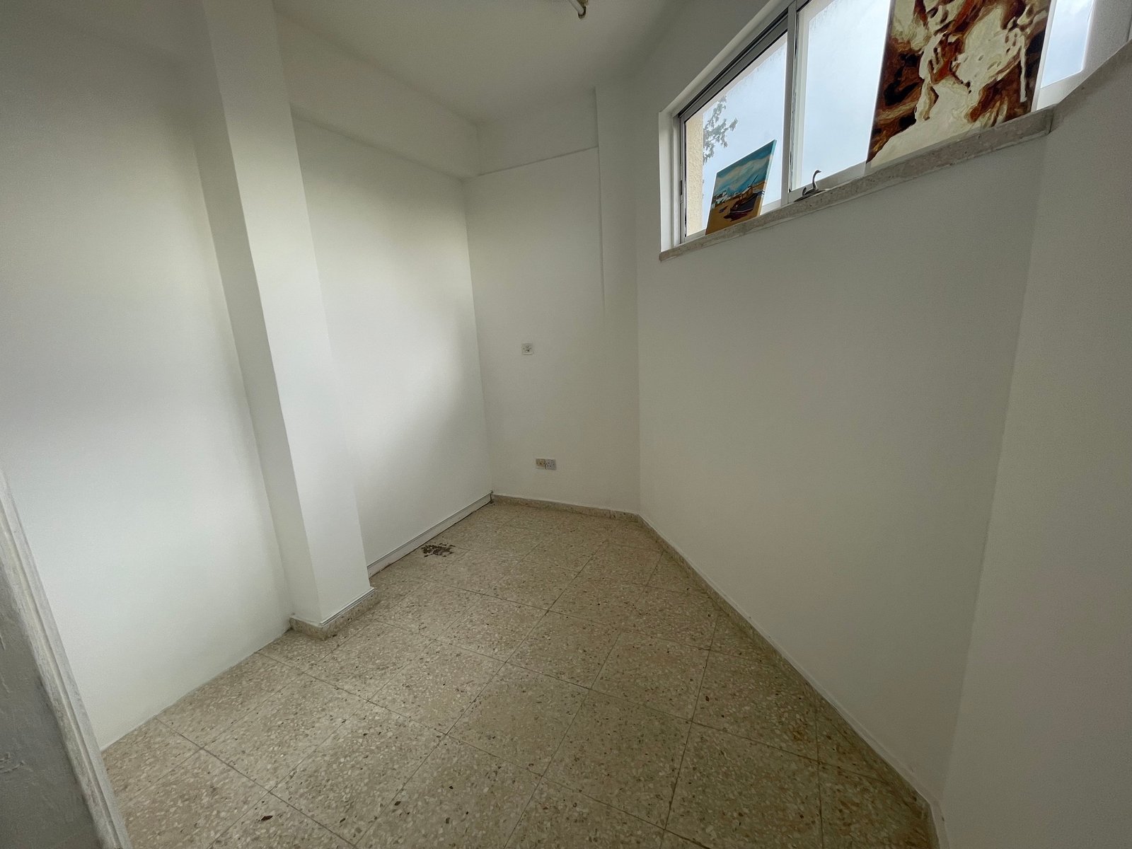 Prime Retail Shop High Visibility Location – Pegeia