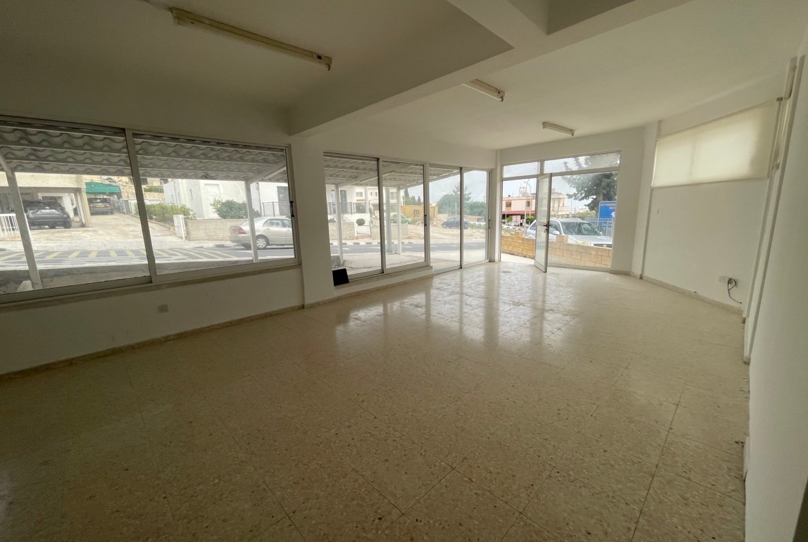 Prime Retail Shop High Visibility Location – Pegeia