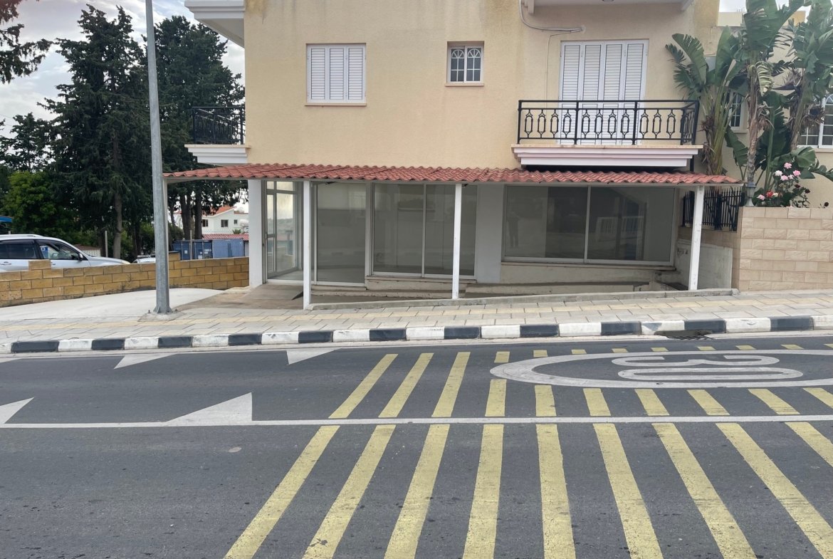 Prime Retail Shop High Visibility Location – Pegeia